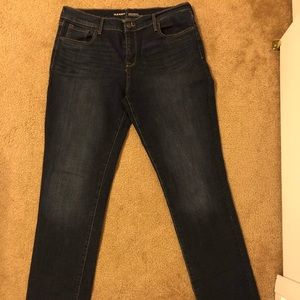 TALL Old Navy Original Mid Rise Jeans EUC